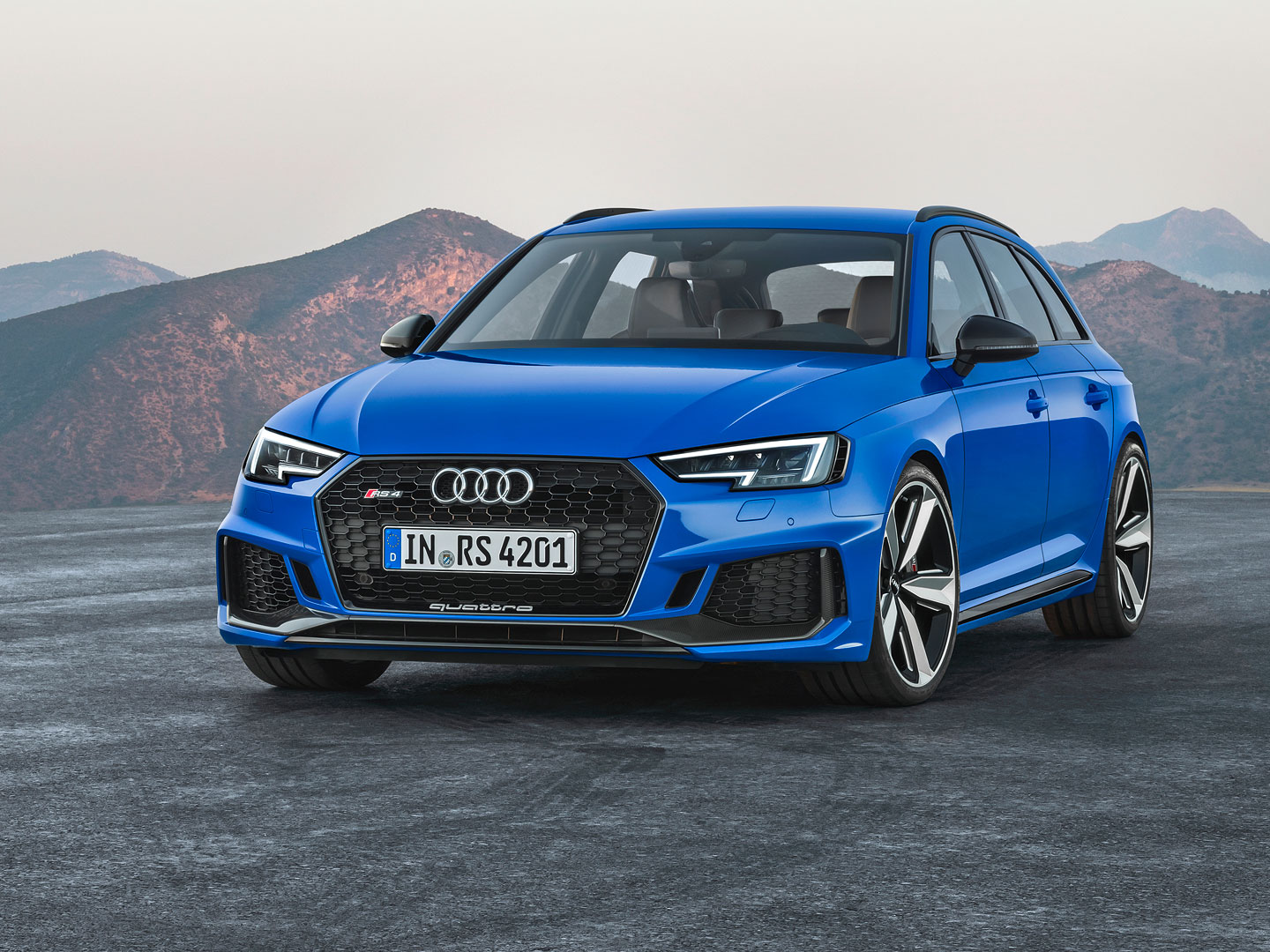 Used 2022 Audi RS4 for sale in Dubai