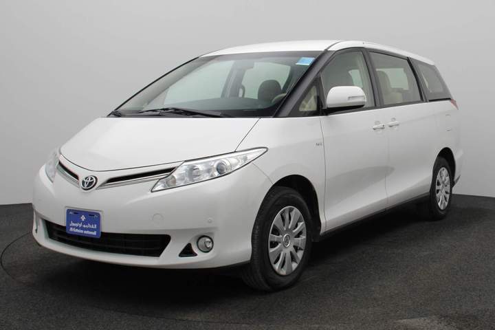 Used 2018 Toyota Previa for sale in Dubai