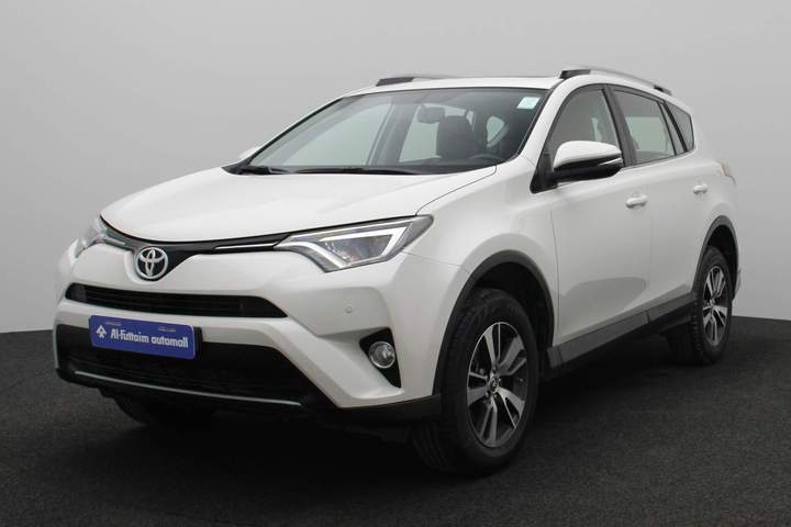 Used 2018 Toyota RAV 4 for sale in Abu Dhabi