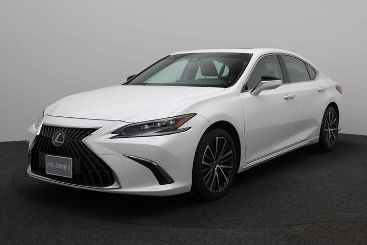 Used 2023 Lexus ES350 for sale in Dubai