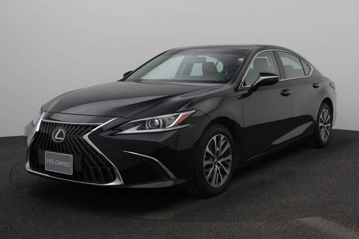 Used 2023 Lexus ES350 for sale in Abu Dhabi