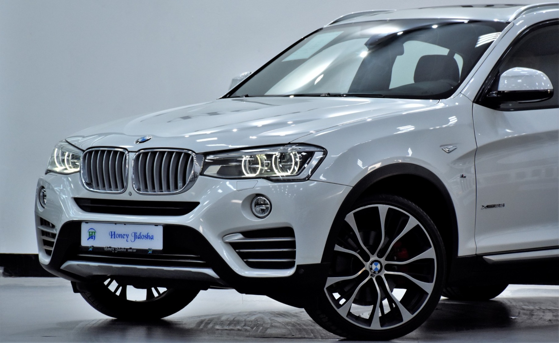 Used 2023 BMW X5 for sale in Abu Dhabi